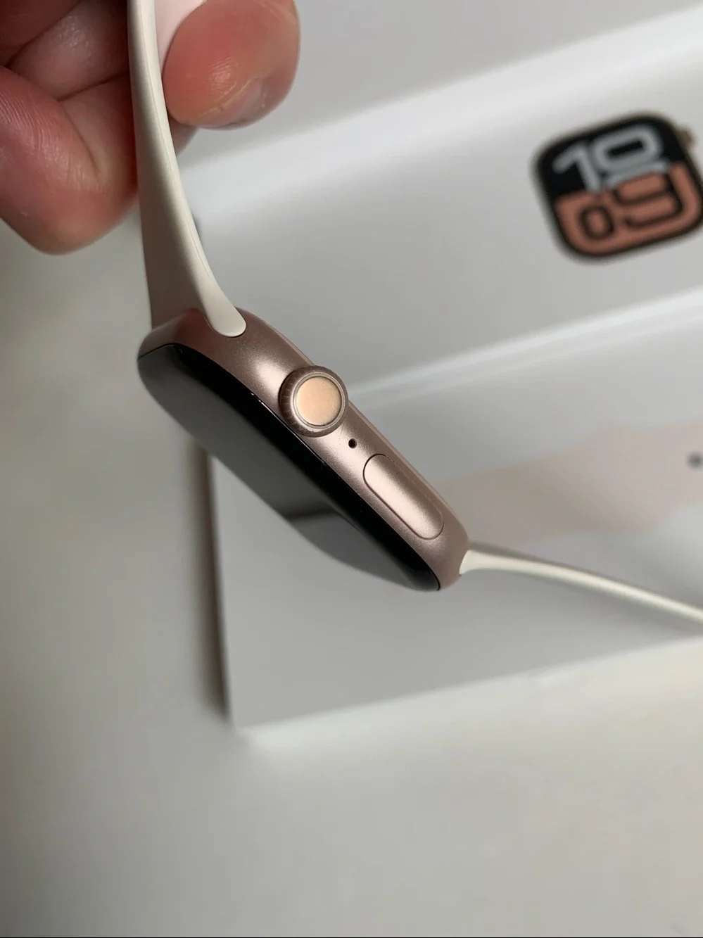 APPLE Series 10 46mm LTE & GPS 99% Battery Health! NOTE: Media Speaker Volume Lo